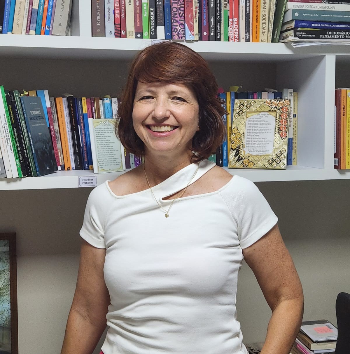 Regina Cláudia Laisner